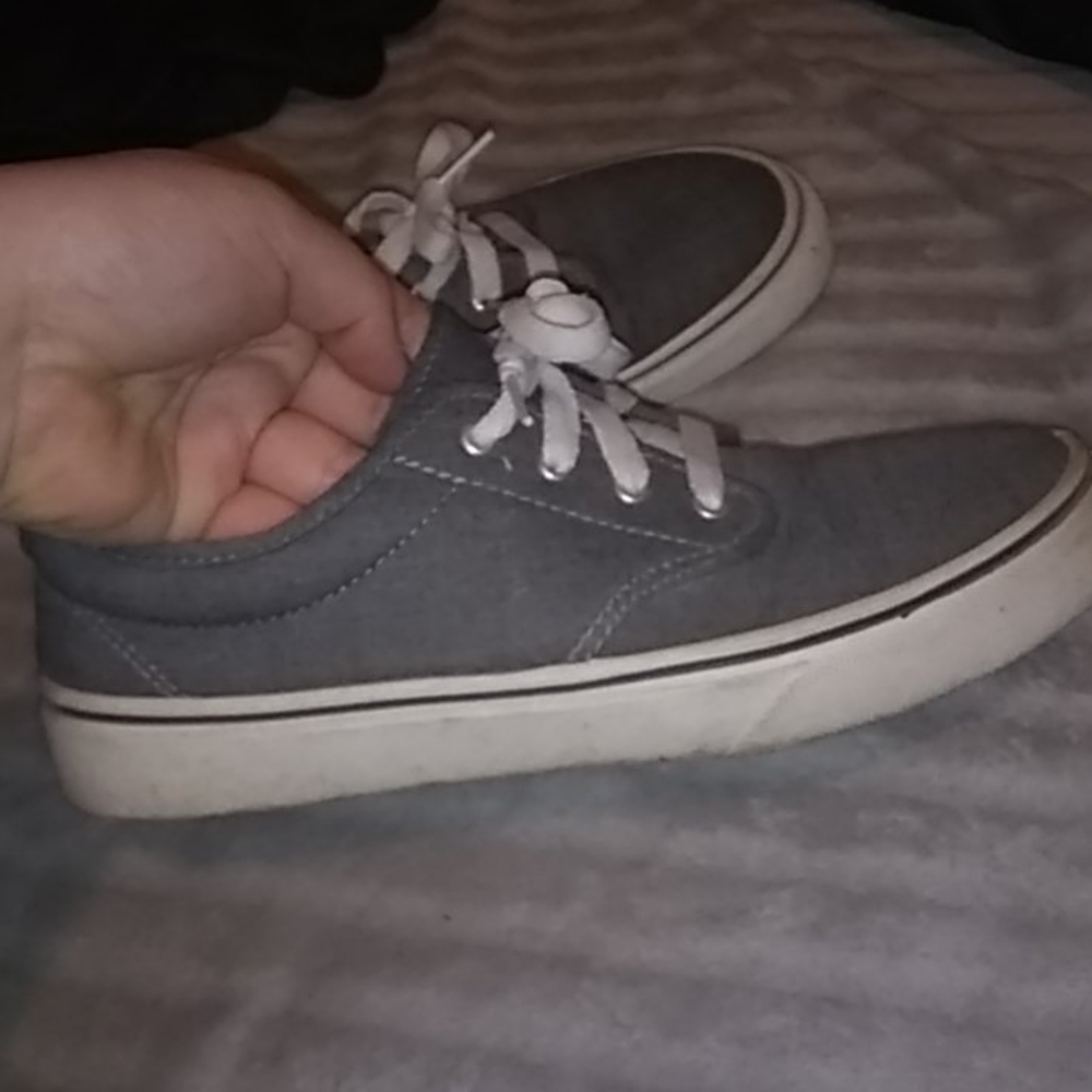 Shoes - Picture 2 of 4